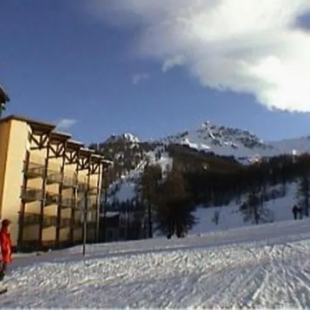 6 Personnes T2 Sur Piste Les Cimes. * Enchastrayes